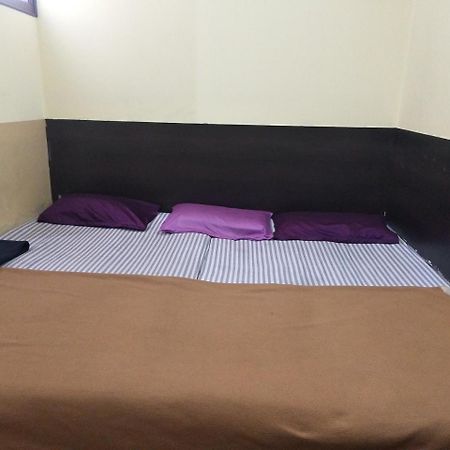 C.B Deluxe Lodge 班加罗尔 外观 照片